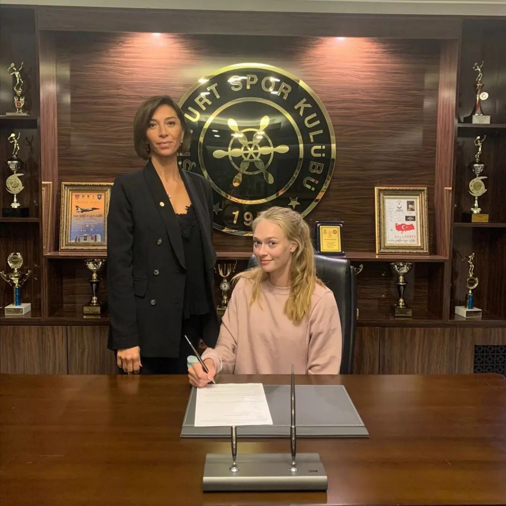 Belçikalı smaçör Dominika Strumilo Yeşilyurt’ta Voleybolun Renkli Dünyası